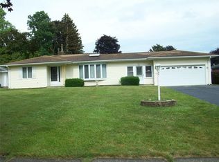 9 Westhaven Dr, Rochester, NY 14624