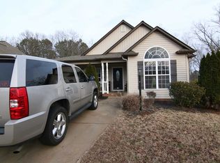 397 Split Oak Ln, Inman, SC 29349