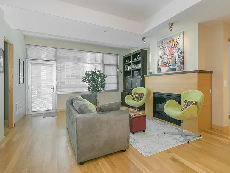 309 W Washington Ave #401 — Photo 23