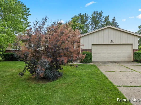 4110 Sand Creek Dr NW, Grand Rapids, MI 49544