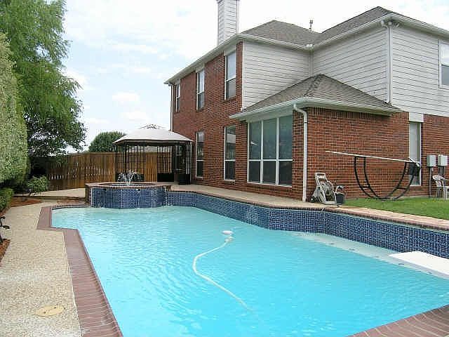 1st image of 2812 Saint Charles Dr