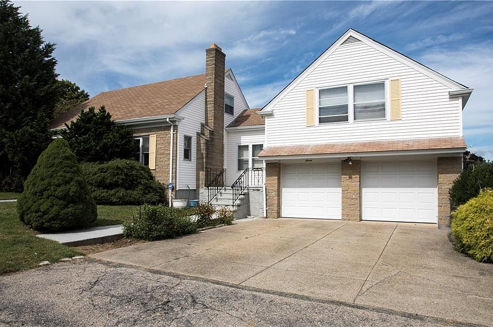 1st image of 7 Lowell Dr