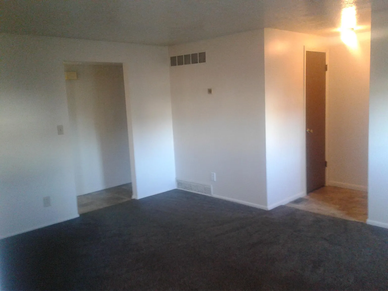 2 bed, 850 sqft, $1,350 — Photo 2