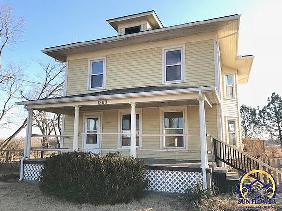 3rd image of 1200 E 4th St