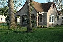 5th image of 419 Peggy St