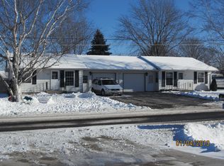 927 Center St, Cleveland, WI 53015