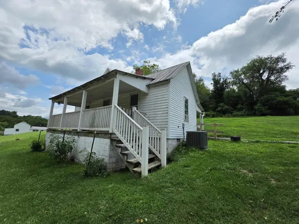 263 Knight Rd, Rural Retreat, VA 24368