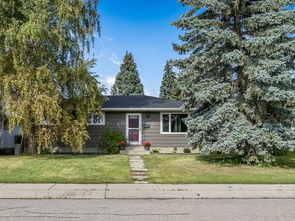 135 Manora Hl NE, Calgary, AB T2A 4R8