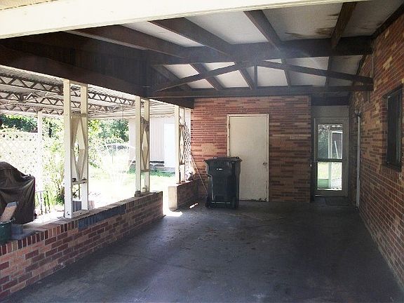 2nd image of 2905 Kent Dr