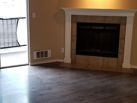 5th image of 1144 N 198th St Unit E203