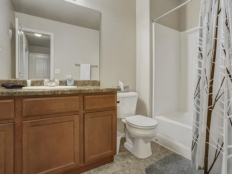 Full Bathroom