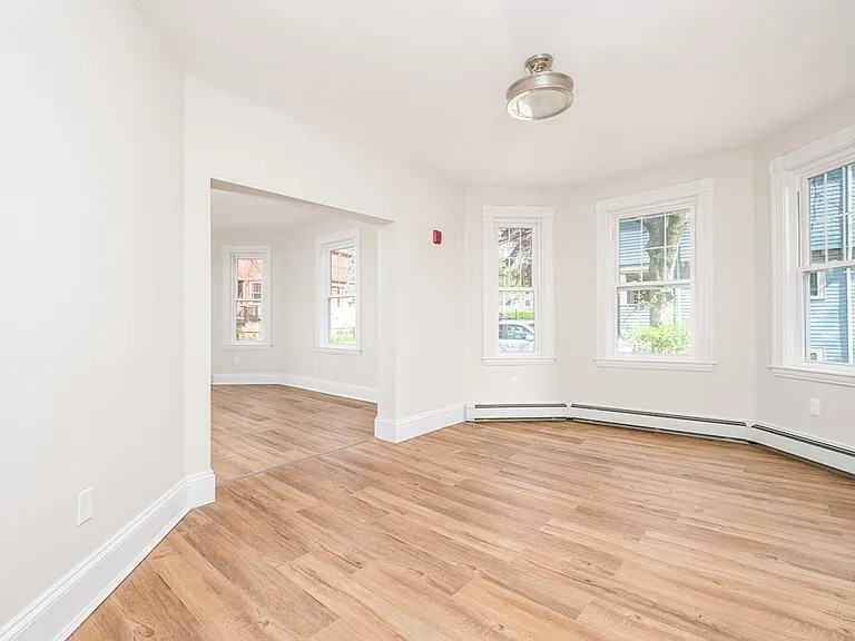39 Perry St #1 — Photo 6
