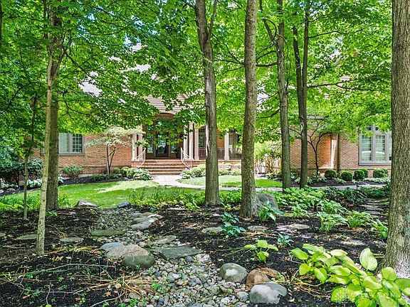 2nd image of 10617 Chestnut Hill Ln