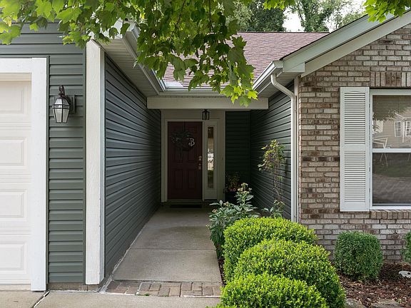 4th image of 329 Bluegrass Dr