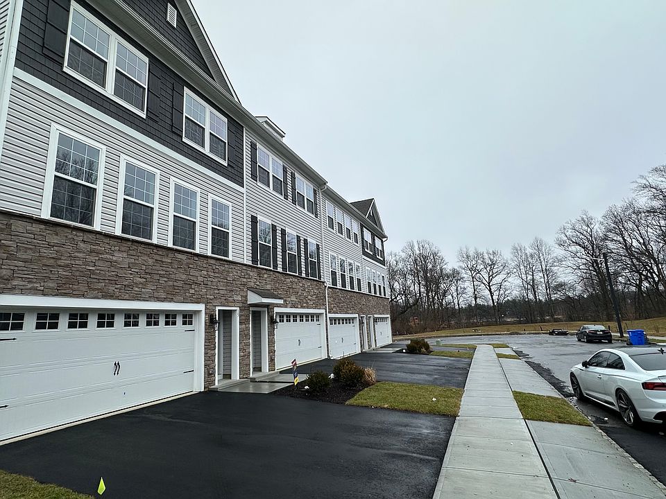 1st image of 15 Lilac Cir