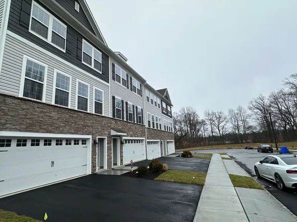 15 Lilac Cir, Mount Laurel, NJ 08054