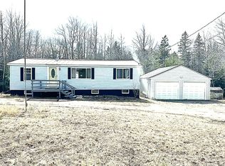 141 Cross Road, Hancock, ME 04640