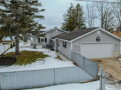 2938 W Lakeside Dr, West Branch, MI, 48661