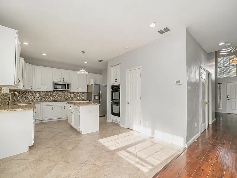 1908 Wood Crest Dr — Photo 20