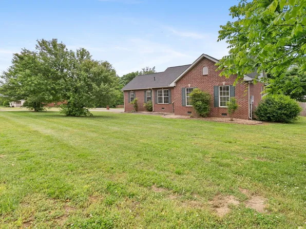 8001 Anna Ct, Greenbrier, TN 37073