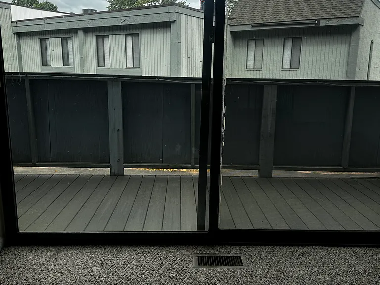 76 Scott Dr — Photo 16