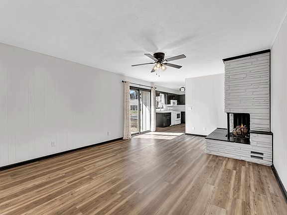 4th image of 1320 Walnut Lawn Court