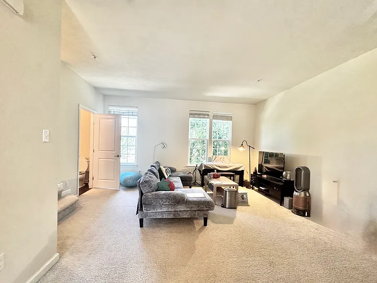 1954 Georgetown Dr — Photo 10