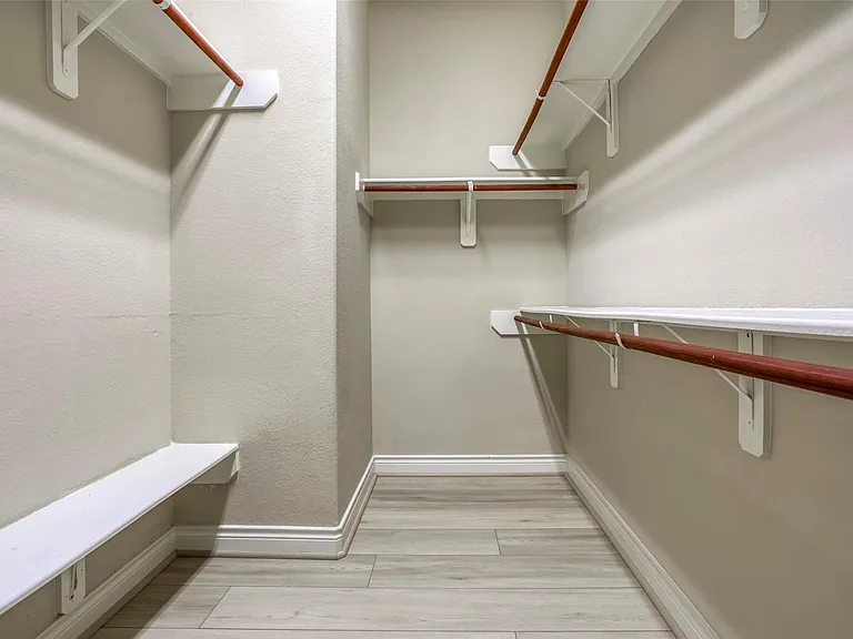 29114 Davenport Dr — Photo 26