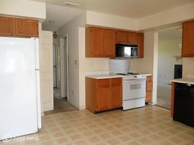 4th image of 513 Clubhouse Way