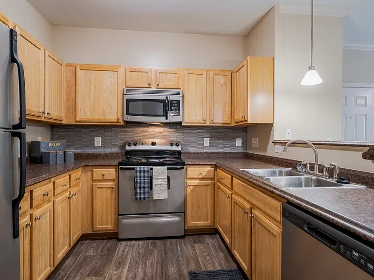 Carden Place Apartment Homes — Photo 1