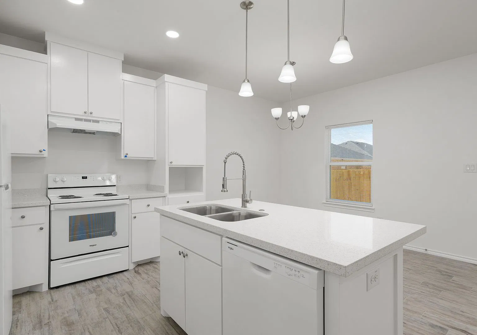 2325 N. Valley Circle — Photo 4