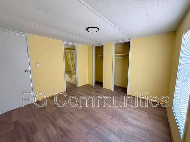 112 Laurin Dr — Photo 7