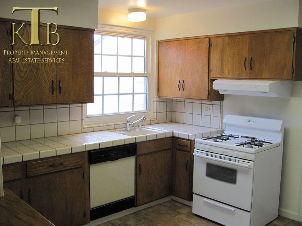 Open Kitchen next to Living area