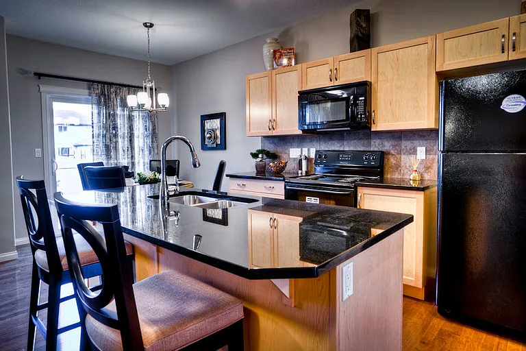 18230-1A 104a St NW #2 — Photo 2