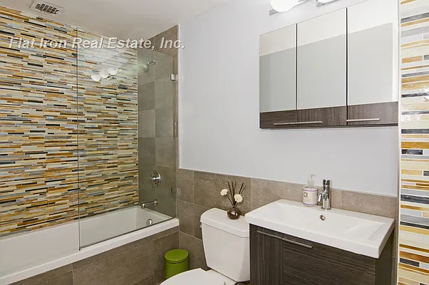 Sold by Flat Iron Real Estate | media 1