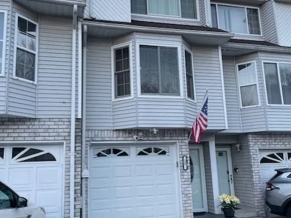 20 Linda Ln, Staten Island, NY 10312
