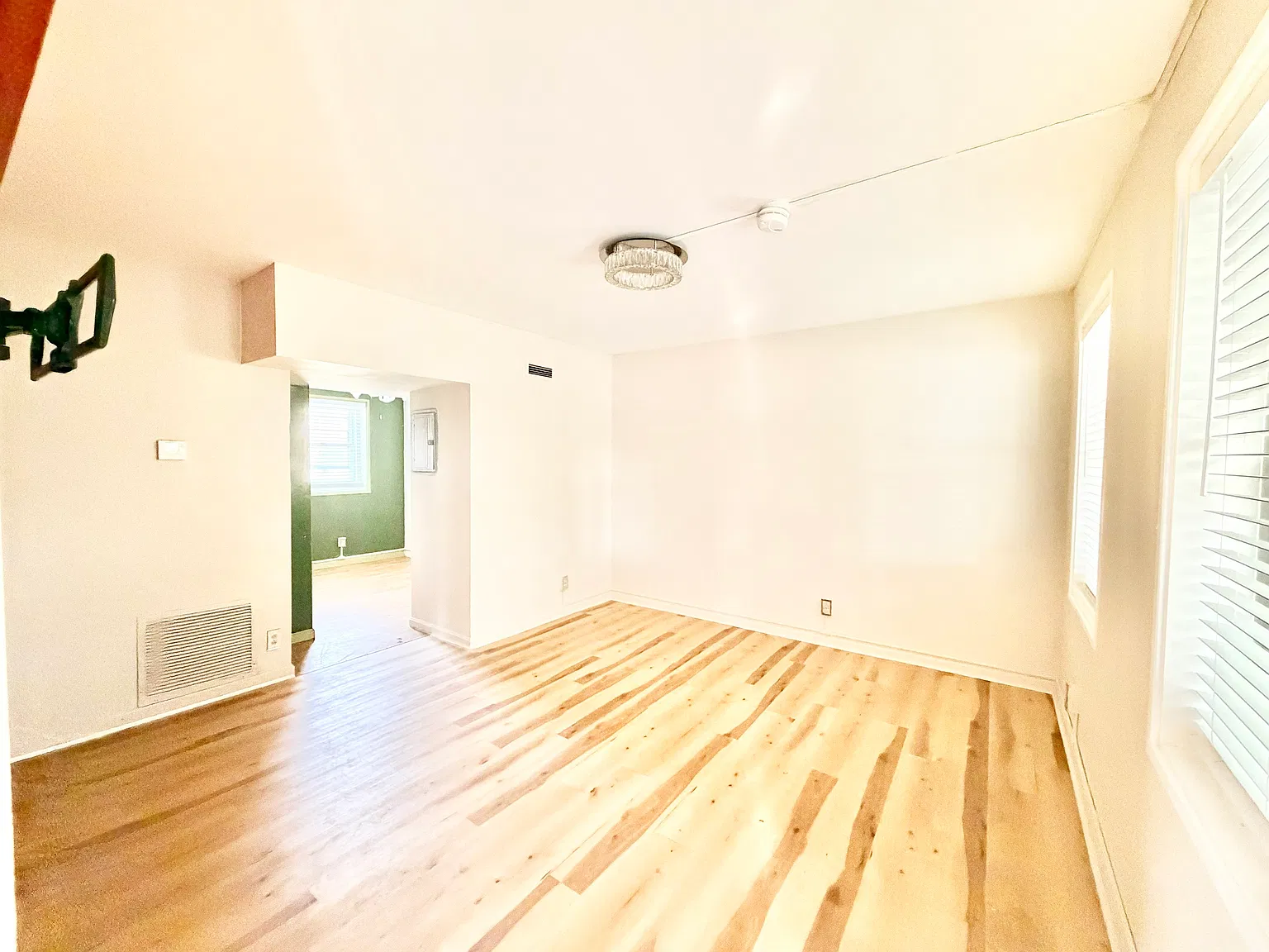 1791 Algonquin Parkway - 1 — Photo 3