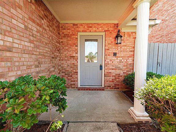 3rd image of 6512 Enfield Mews