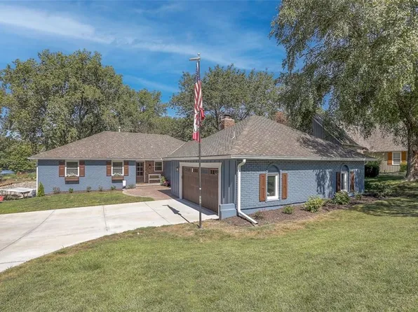 252 N Winnebago Dr, Lake Winnebago, MO 64034