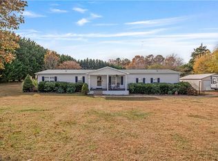 1025 Mitchell Rd, Pilot Mountain, NC 27041