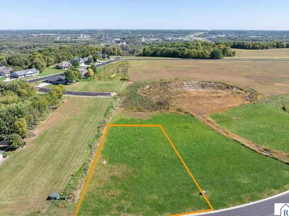 2160 Deerwood Dr N, Mankato, MN 56003