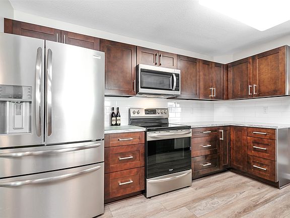 3rd image of 1329 Klo Rd #404