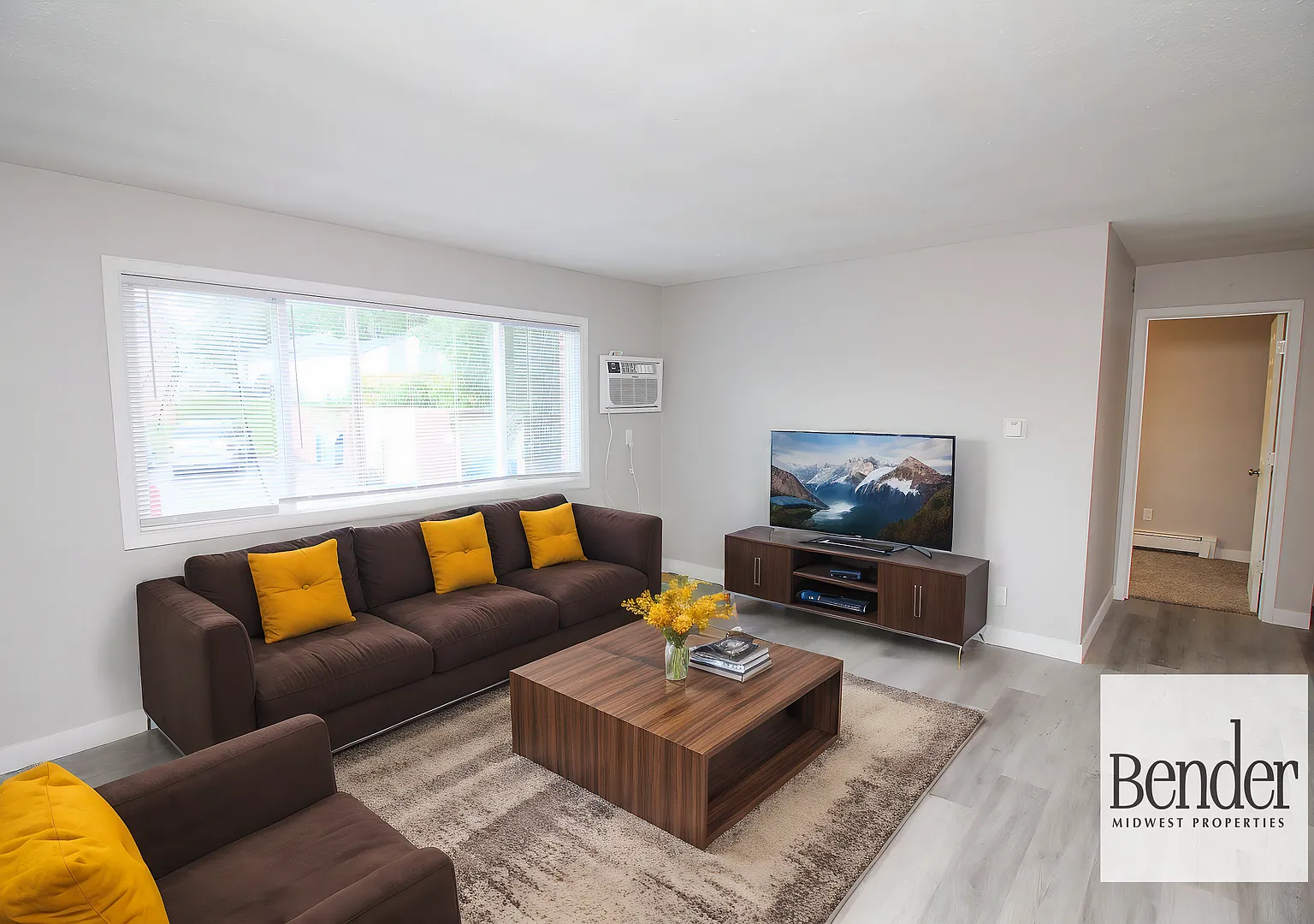 **Limited Time Special! 1 Month Free Rent — Photo 3