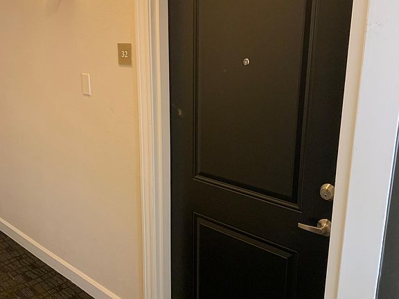 4th image of 5621 Pershing Ave APT 32