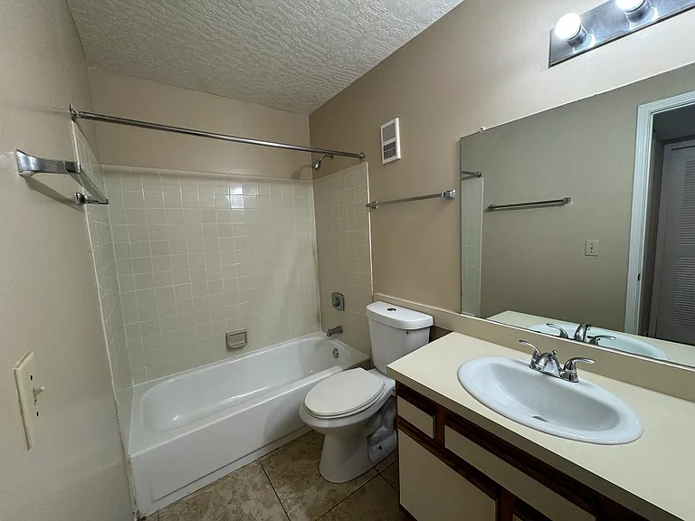 7667 N Wickham Rd #613 — Photo 9