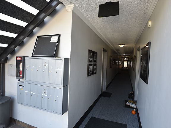 3rd image of 10816 Camarillo St APT 5