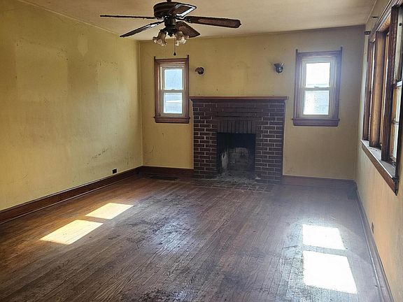 2nd image of 1024 Dove Cir