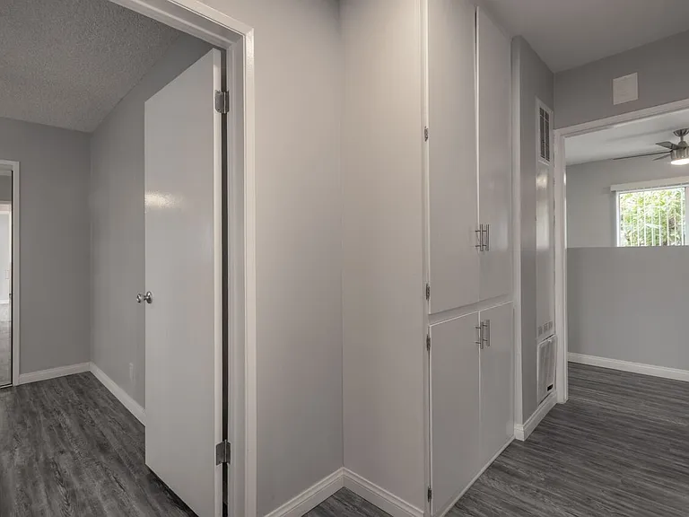 1527 Yale St #6 — Photo 25
