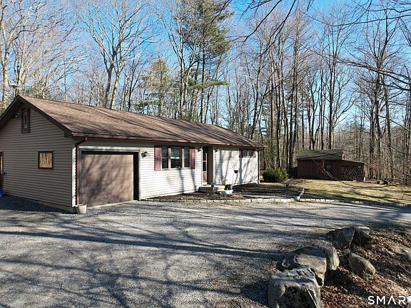 3rd image of 621 Wynne Road