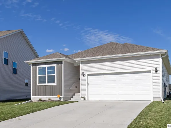 9408 Reynolds St, Omaha, NE 68122